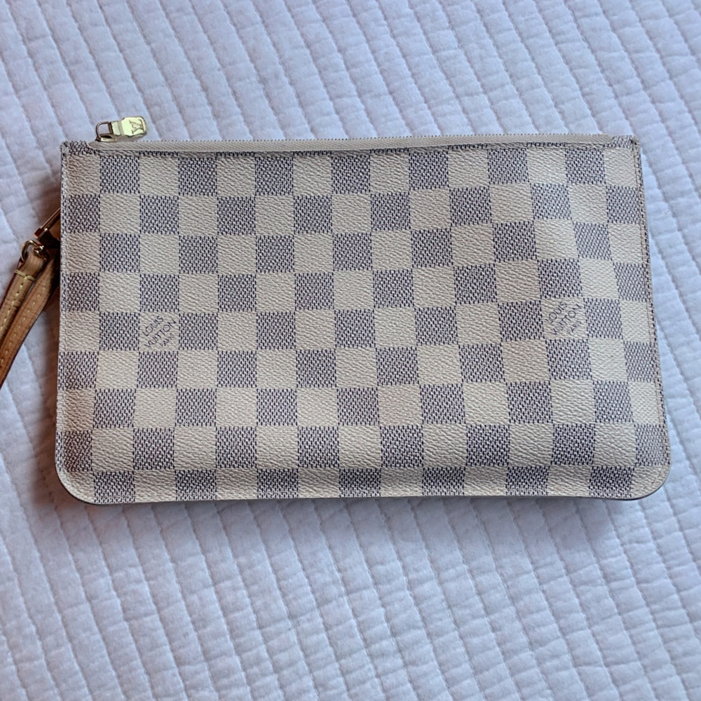 Louis Vuitton Neverfull MM Pochette in Damier Azur